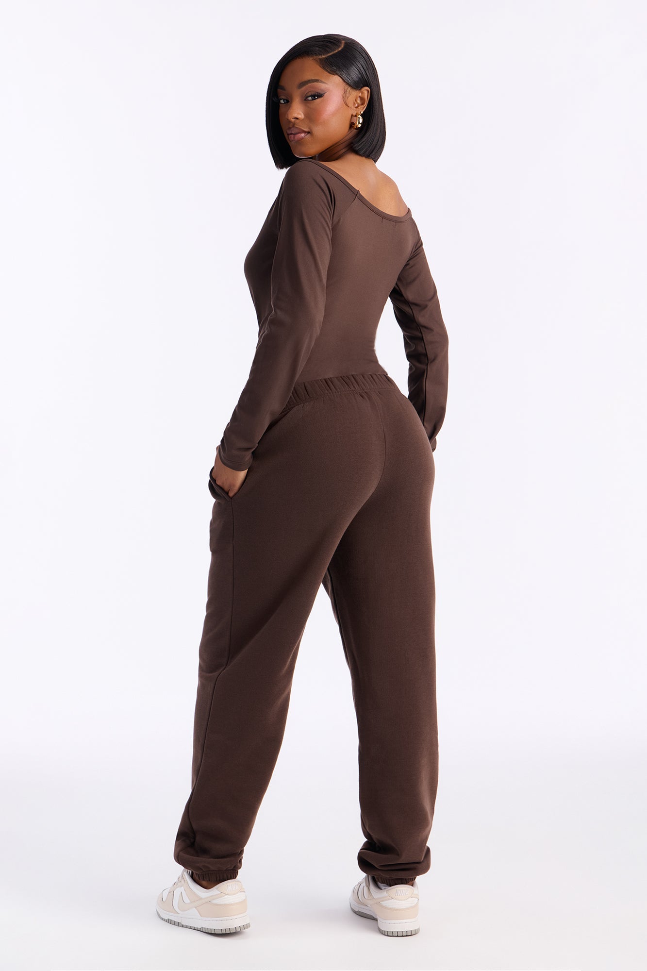 طقم جوجر بادي سوت ياسمين - شوكولاتة