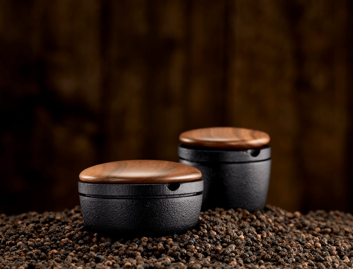Big Swing Spice Mill With Walnut Lid