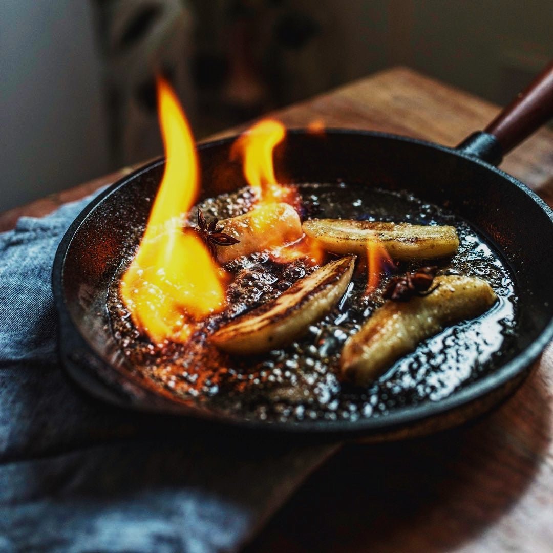 Skillet with Walnut Handle - 9.5"