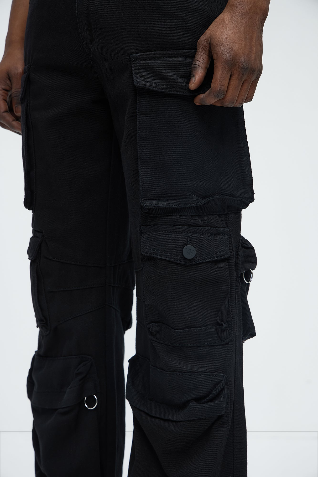جينز كارجو باجي وي غوتا جو - أسود