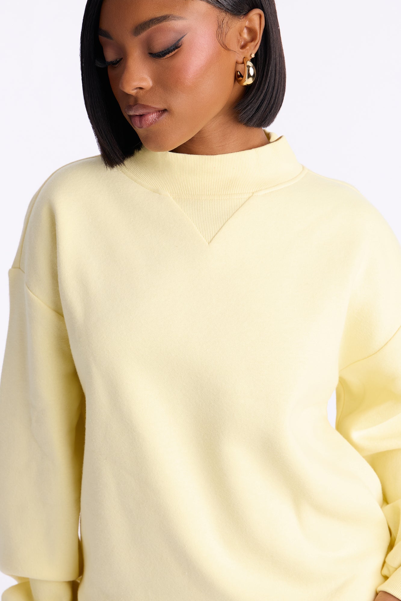 سويت شيرت كلاسيكي برقبة مرتفعة - أصفر زبدة