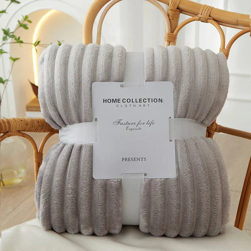 CozyStripe – Brede Gestreepte Flanellen Fleece Deken – Warmte & Comfort