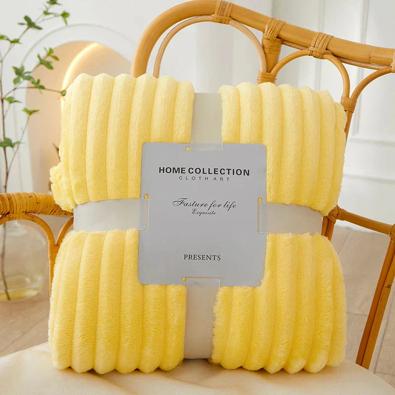 CozyStripe – Brede Gestreepte Flanellen Fleece Deken – Warmte & Comfort