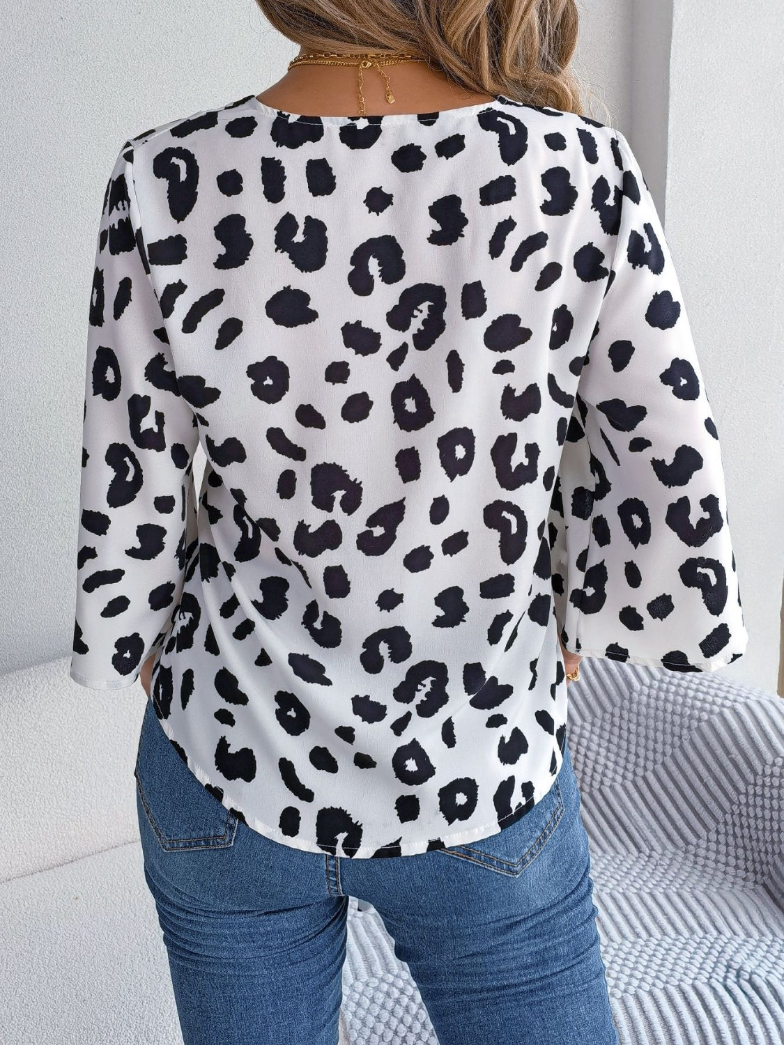 Elena - Stijlvolle Dames Blouse Luipaard Knoop