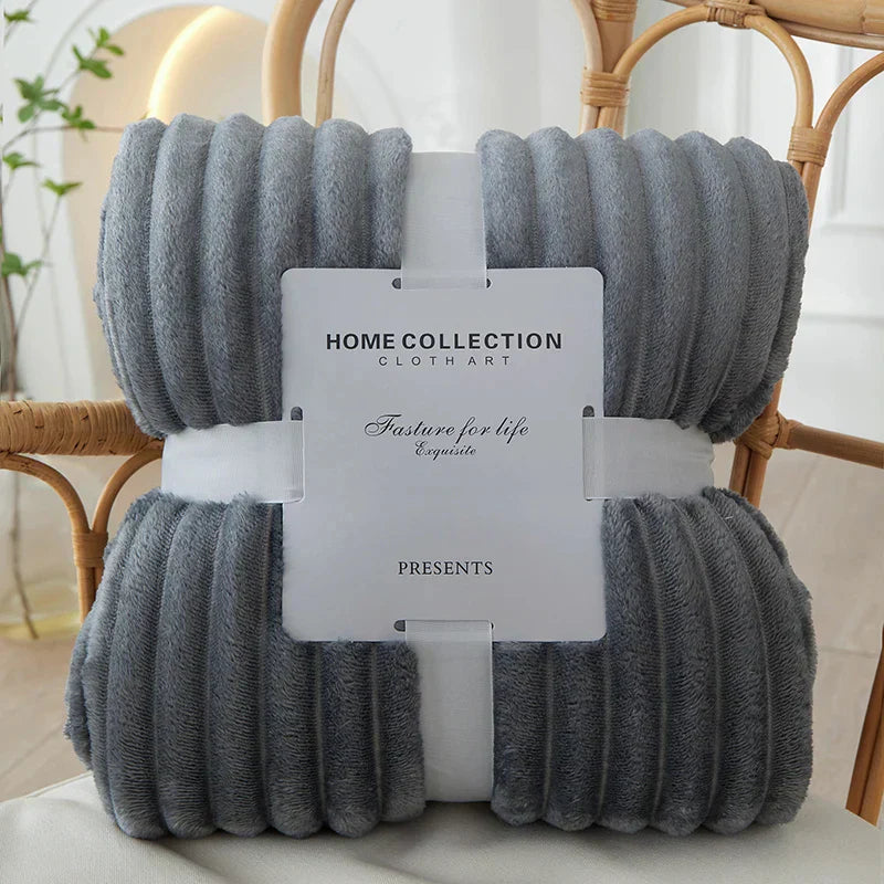 CozyStripe – Brede Gestreepte Flanellen Fleece Deken – Warmte & Comfort