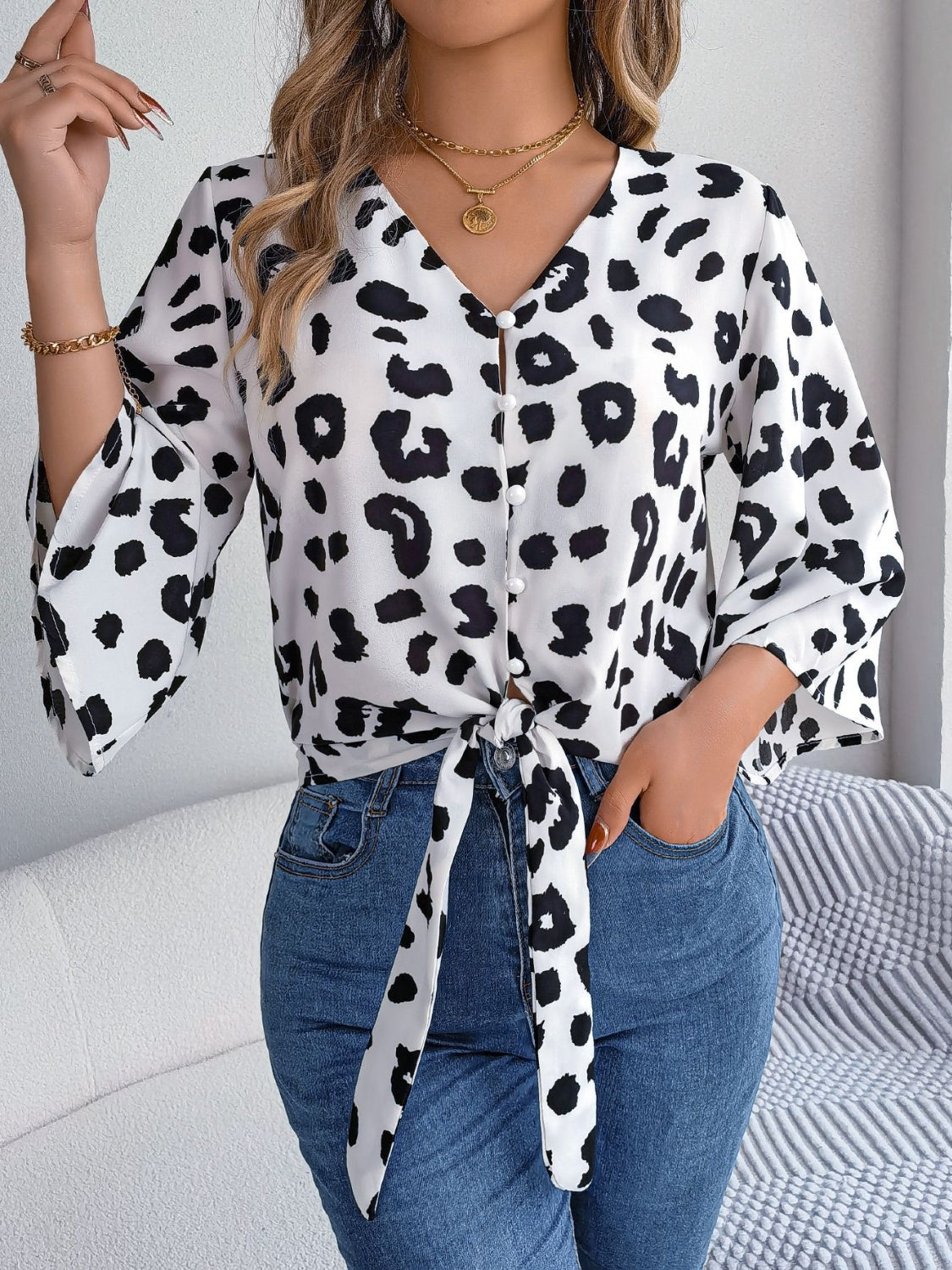 Elena - Stijlvolle Dames Blouse Luipaard Knoop