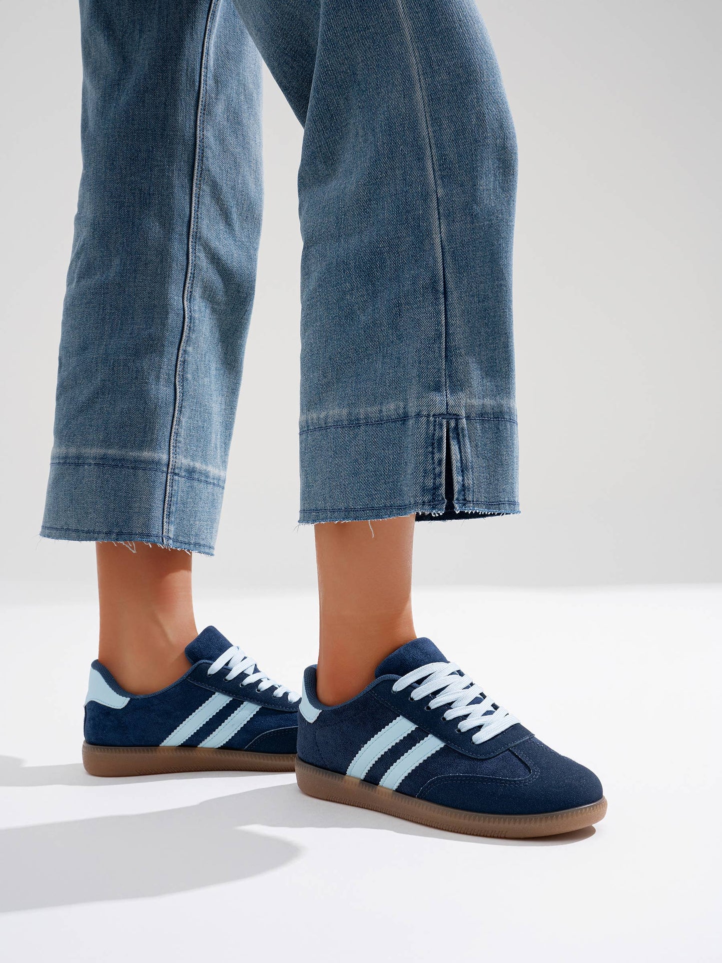 Wholesale Women Retro Casual Trainers Sneakers