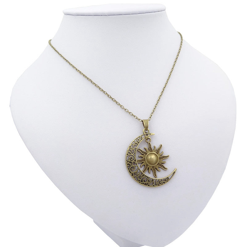 ZonMaanCharm – Vintage Zon & Maan Ketting – Balans & Harmonie