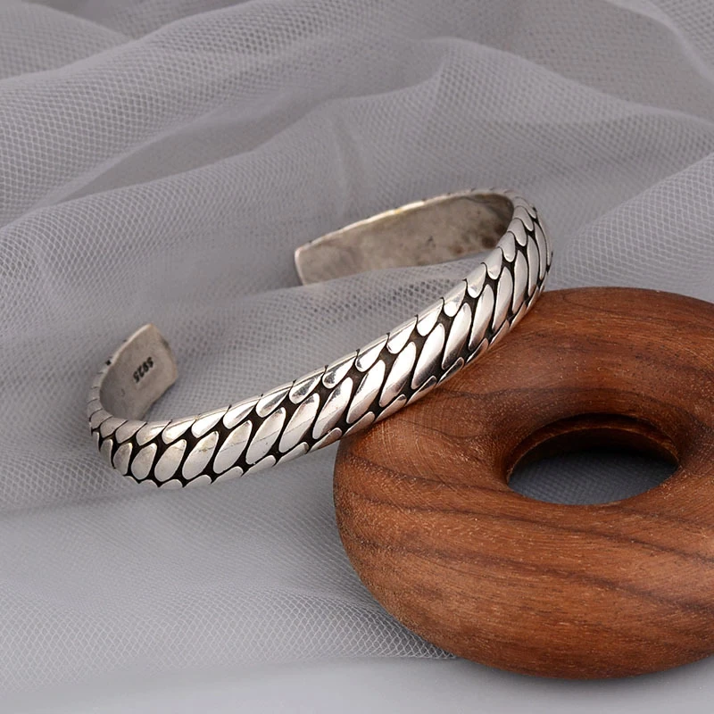 UrbaneZilver – Zilveren Armband – Stijl & Klasse