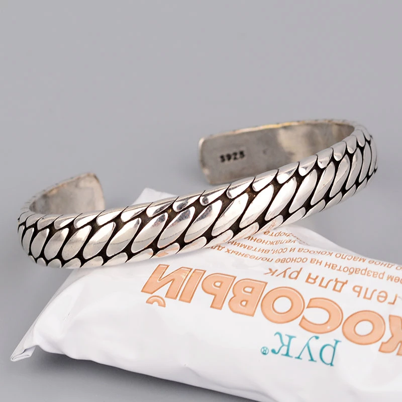 UrbaneZilver – Zilveren Armband – Stijl & Klasse