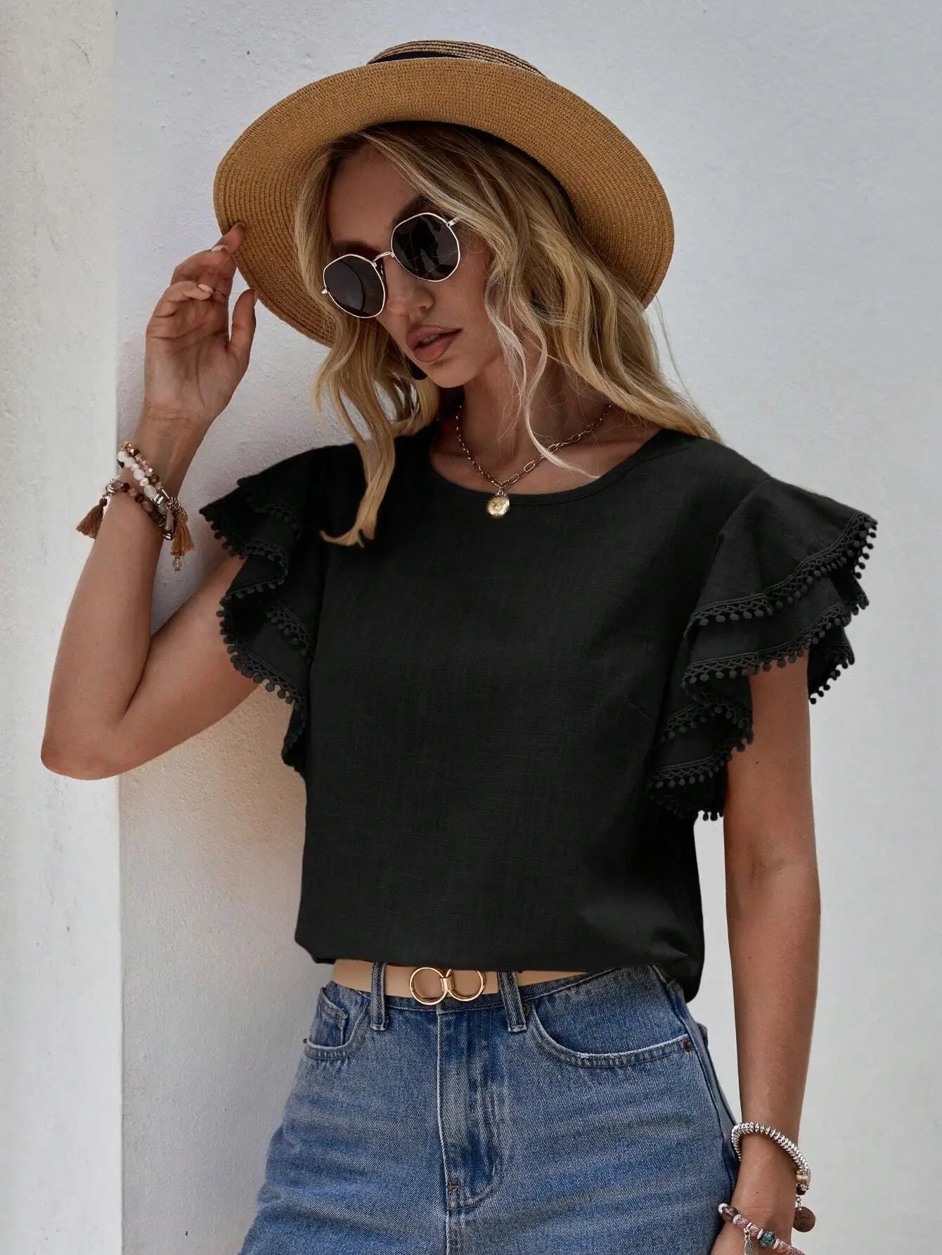 Camillia - Vrouwelijke Blouse met Ruchesmouwen
