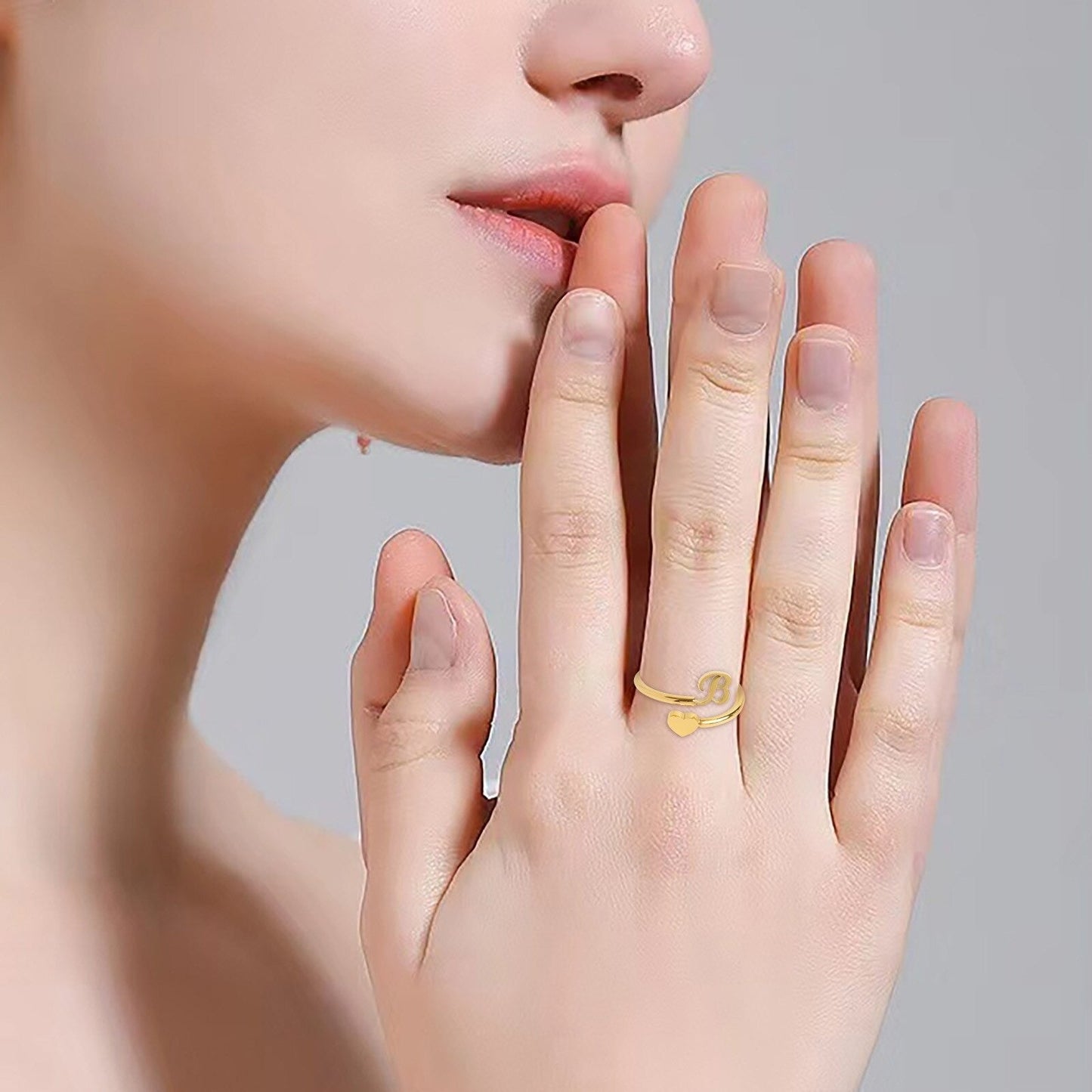 Liefdesinitiaal Ring – Persoonlijke charme met betekenisvolle gravure