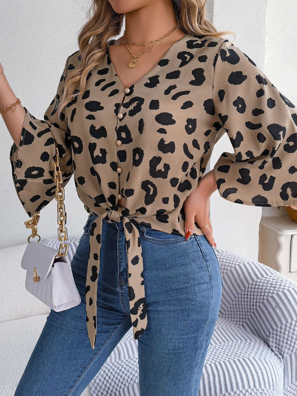 Elena - Stijlvolle Dames Blouse Luipaard Knoop
