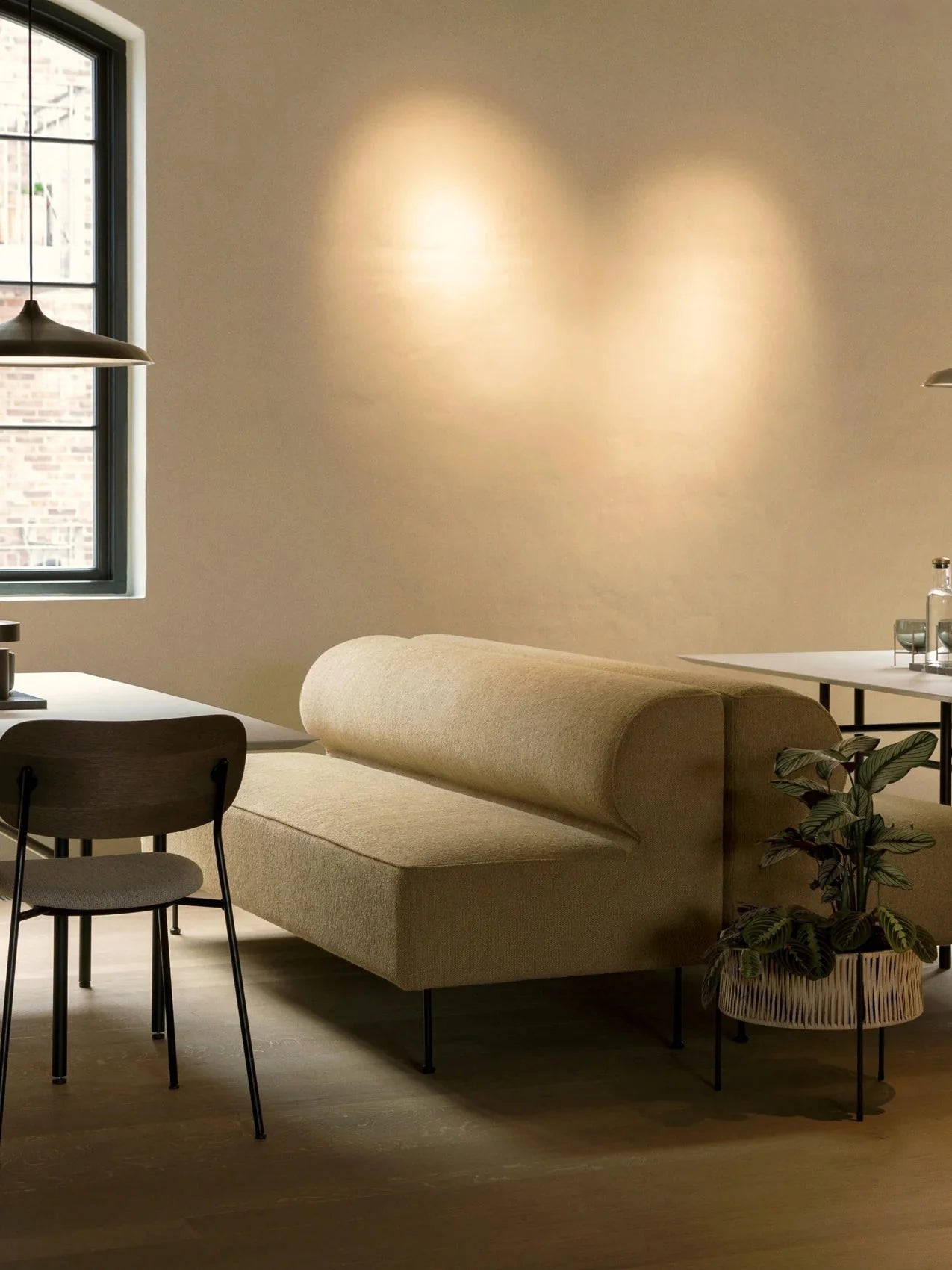 Eave Dining Corner