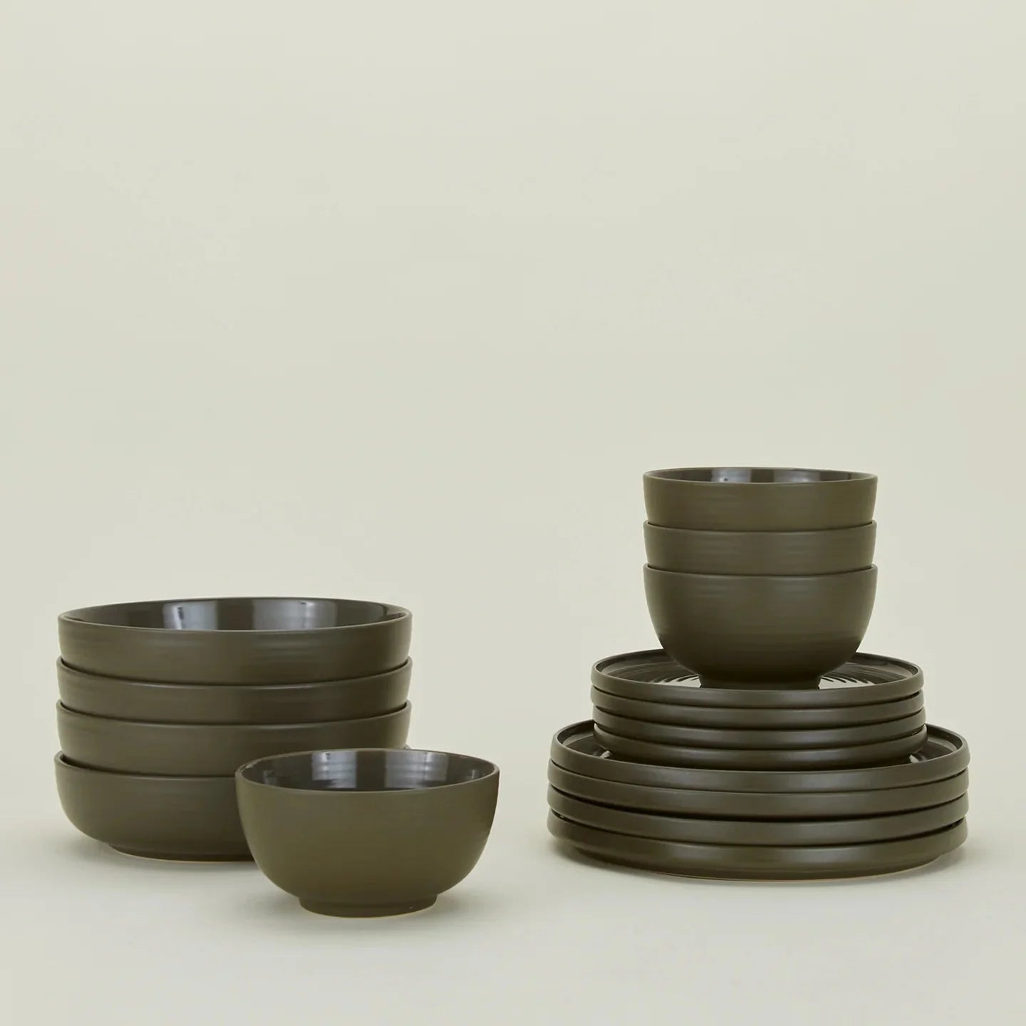 Essential Dinnerware - 16 Piece Set