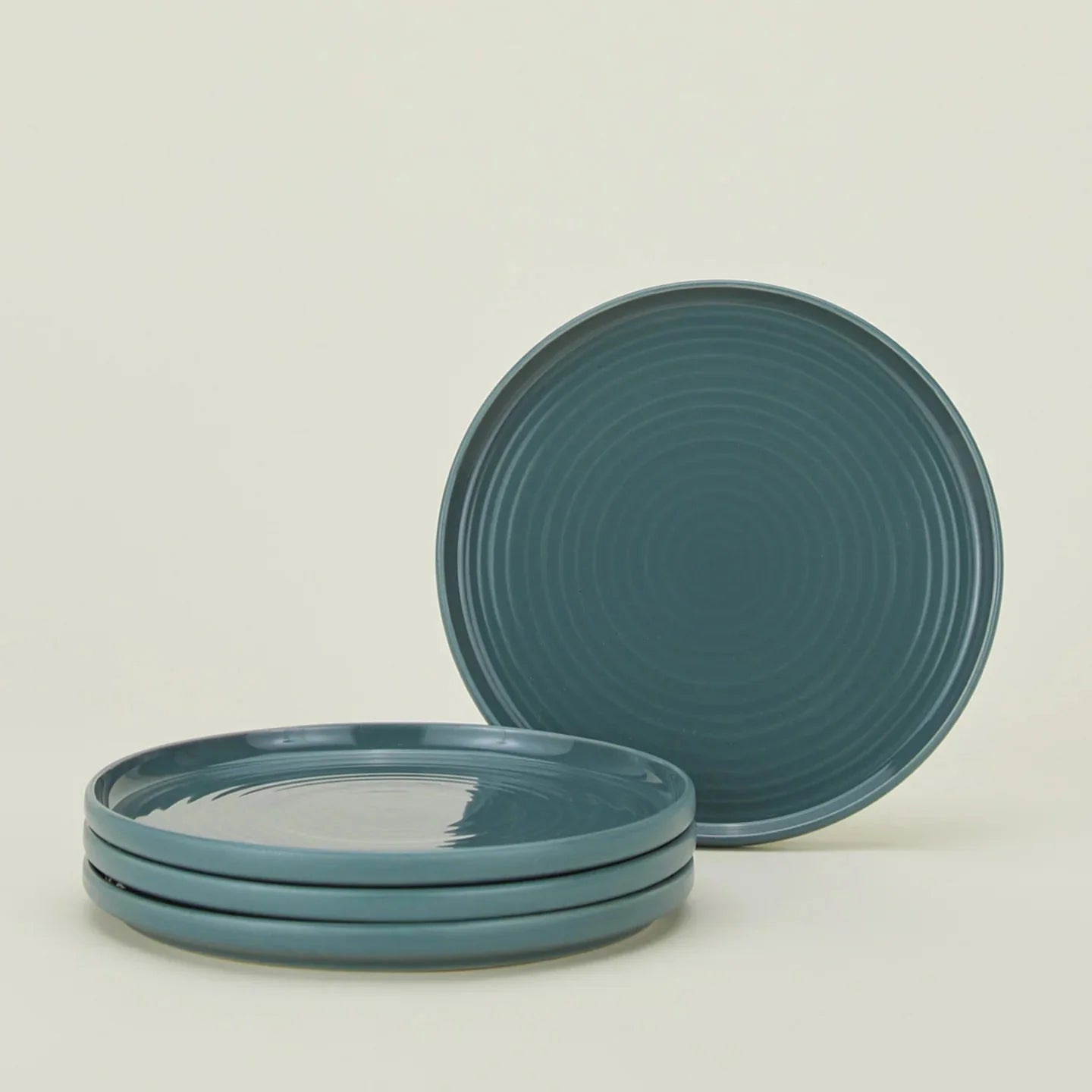 Essential Dinnerware - 16 Piece Set