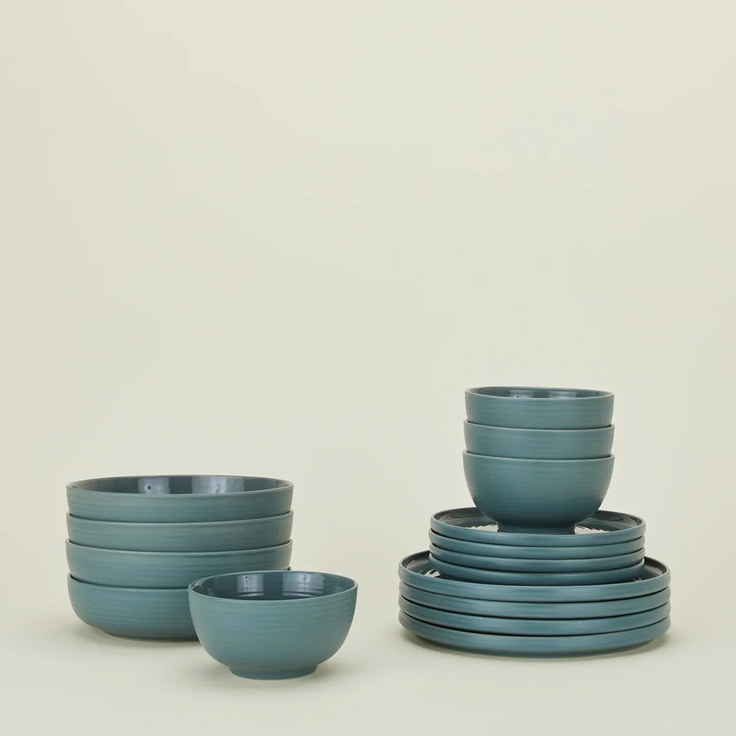 Essential Dinnerware - 16 Piece Set