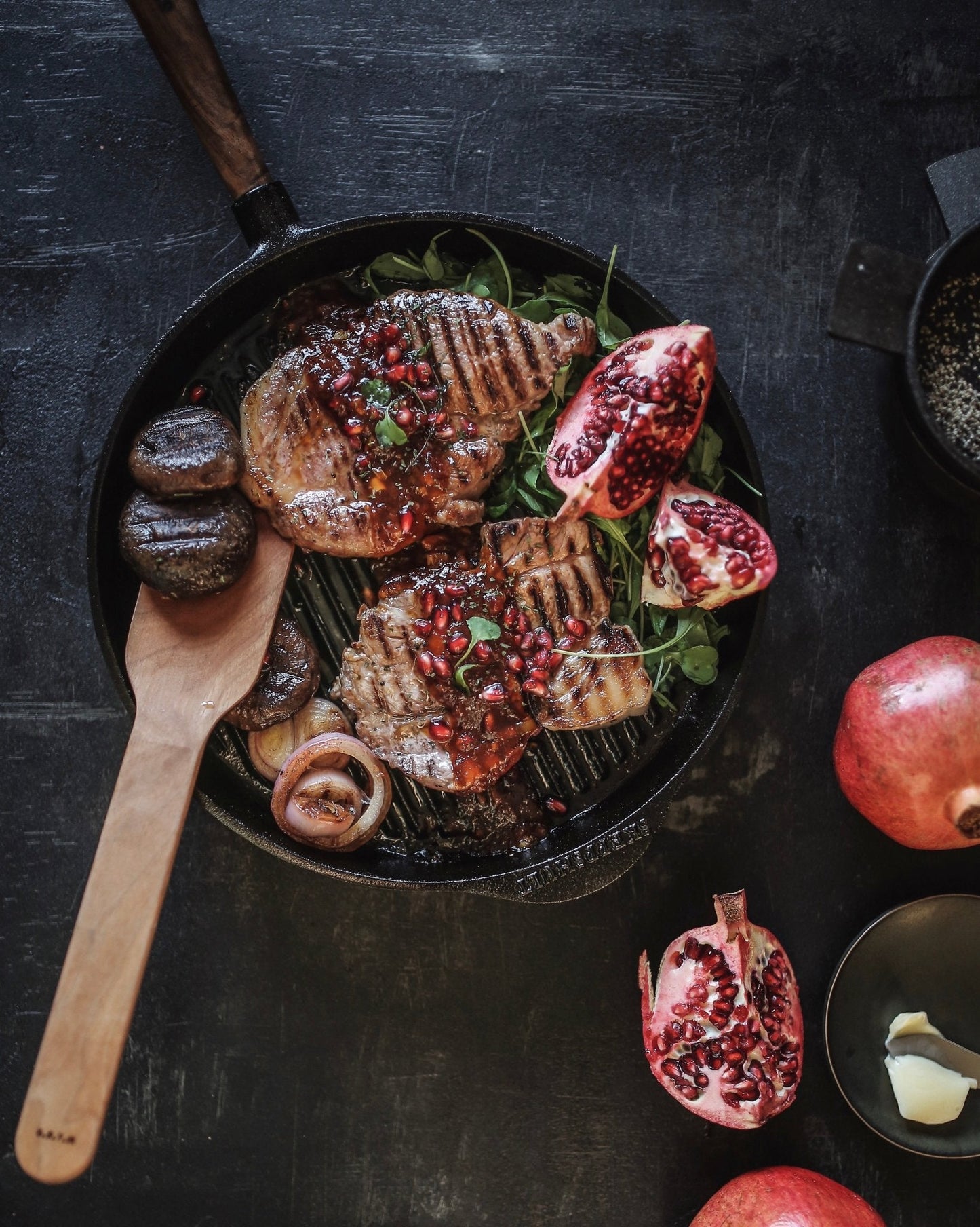 Grill Pan with Walnut Handle - 11"