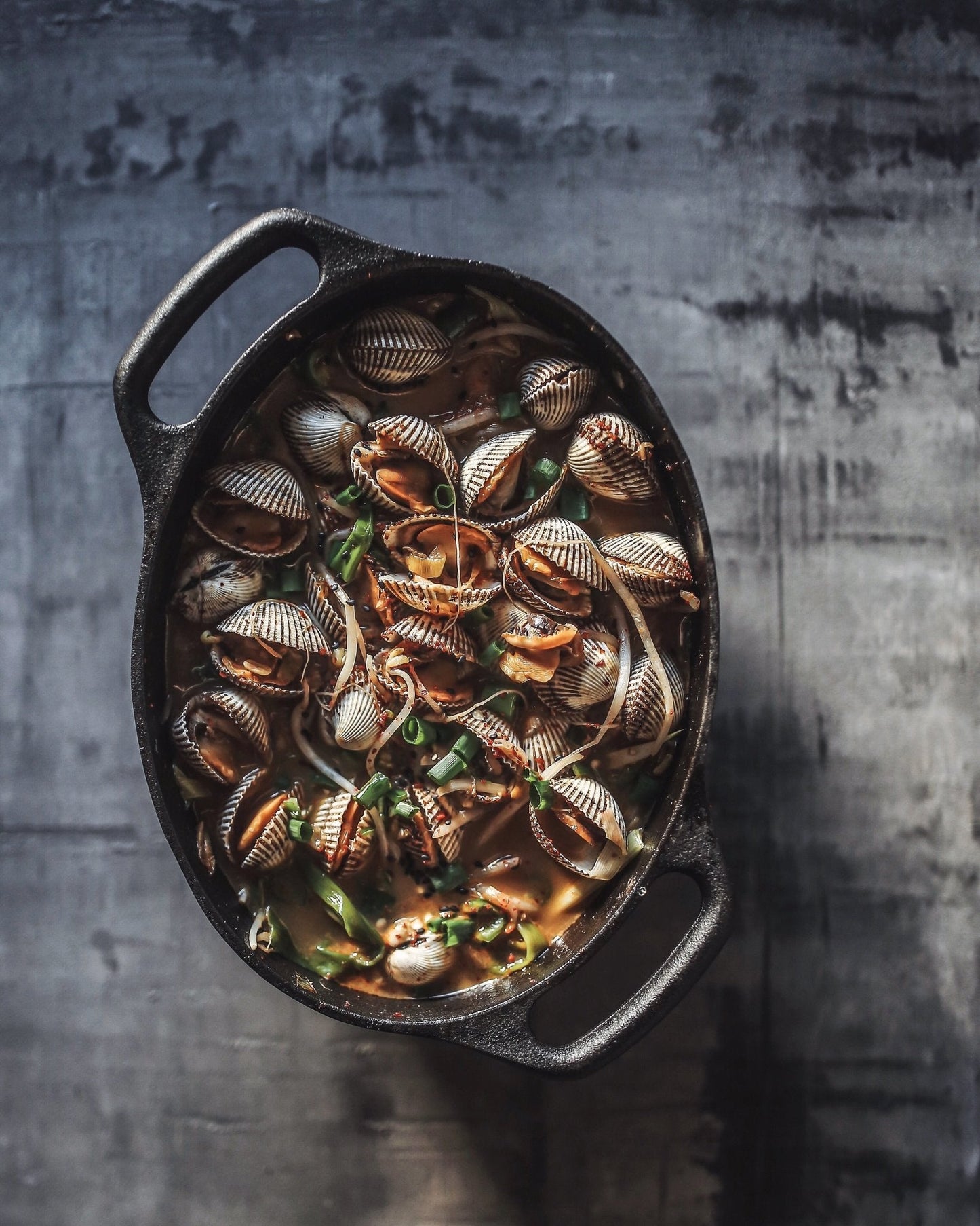 Oval Dutch Oven With Cast Iron Lid - 6.3 qt.
