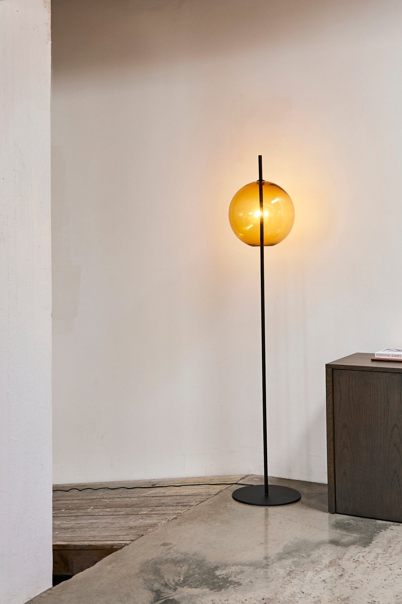Point Floor Lamp