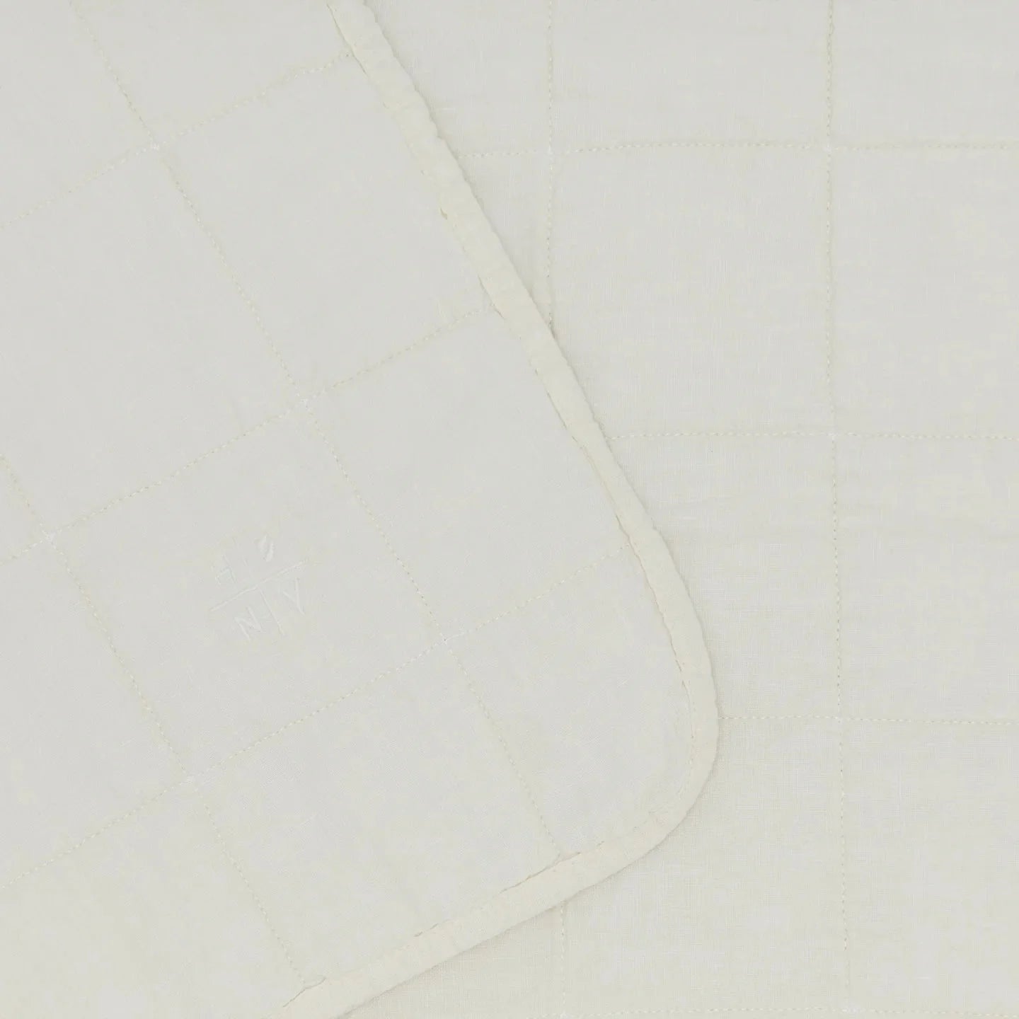 Simple Linen Quilt