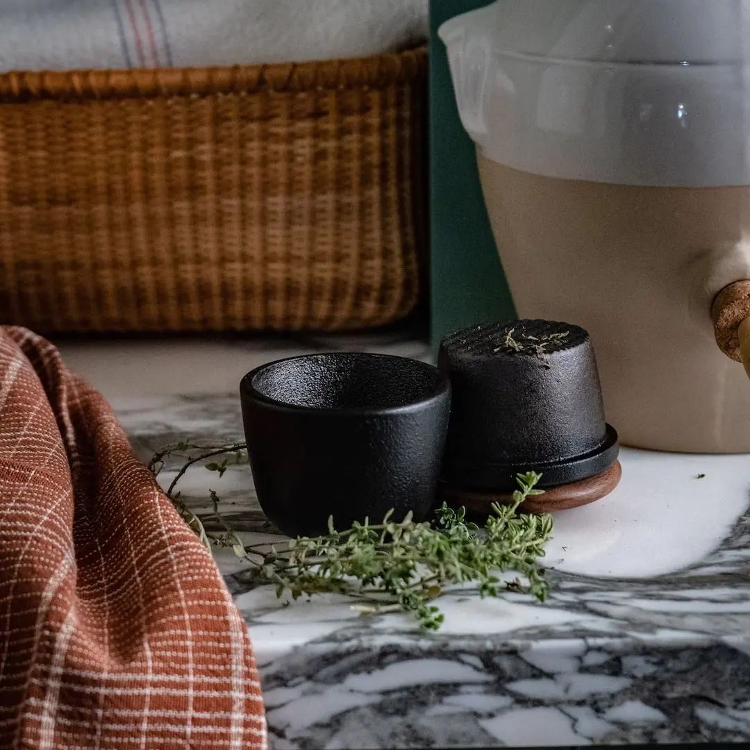 Swing Spice Mill With Walnut Lid