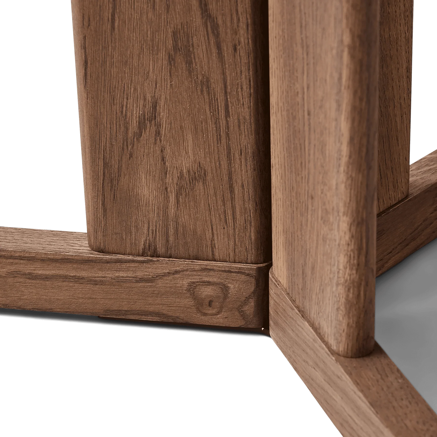 Trefoil Round Table - 3 Legs