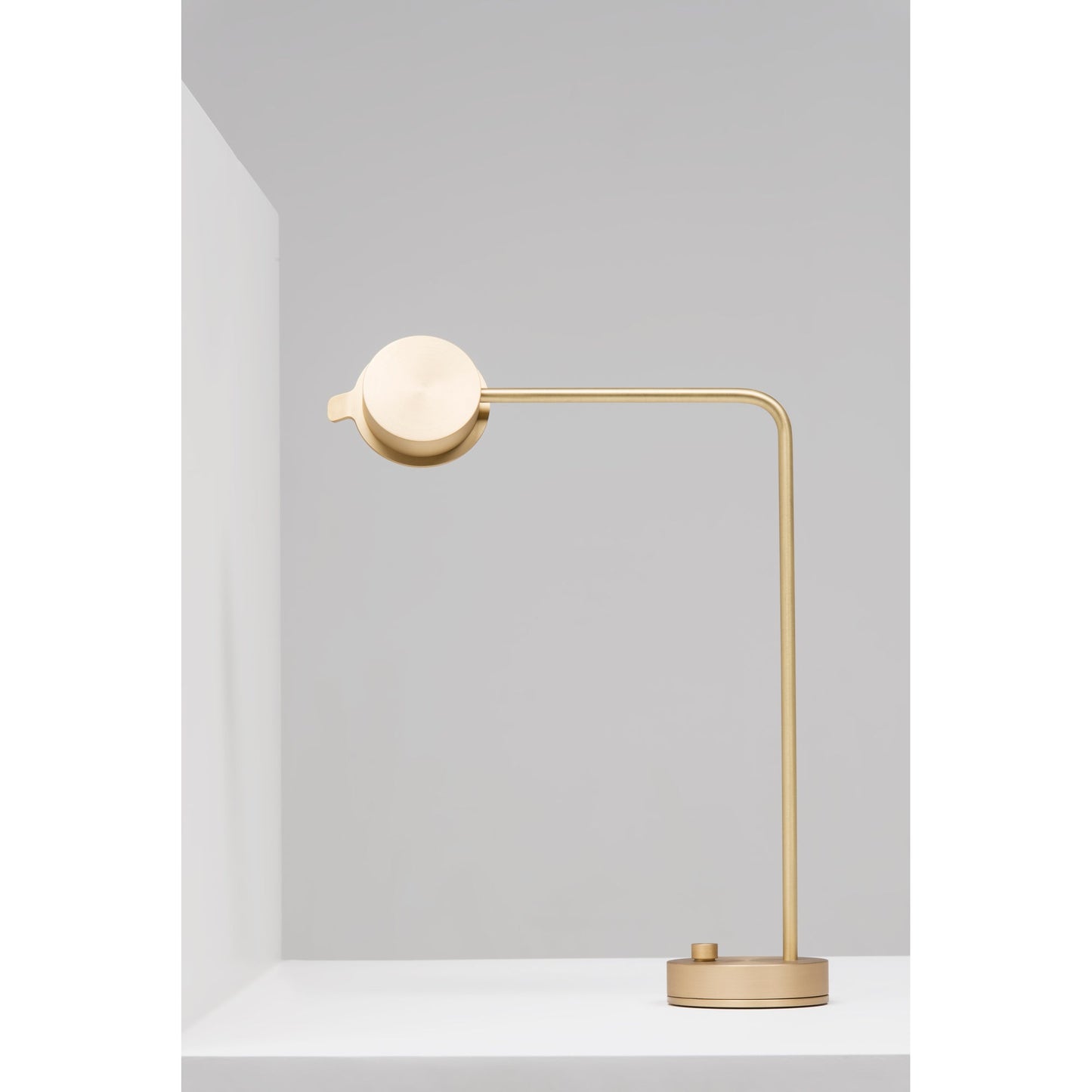 Outlet - w102 Chipperfield Desk Lamp