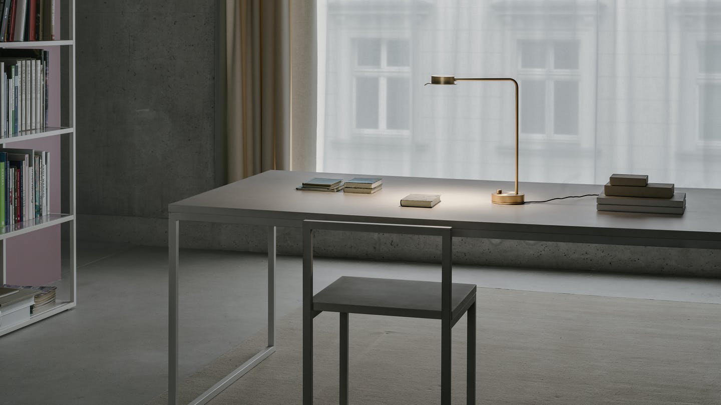 Outlet - w102 Chipperfield Desk Lamp
