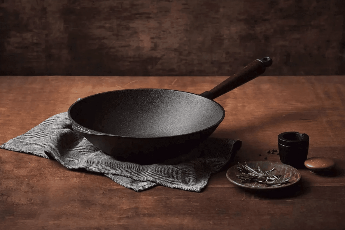 Wok with Walnut Handle - 12.2"