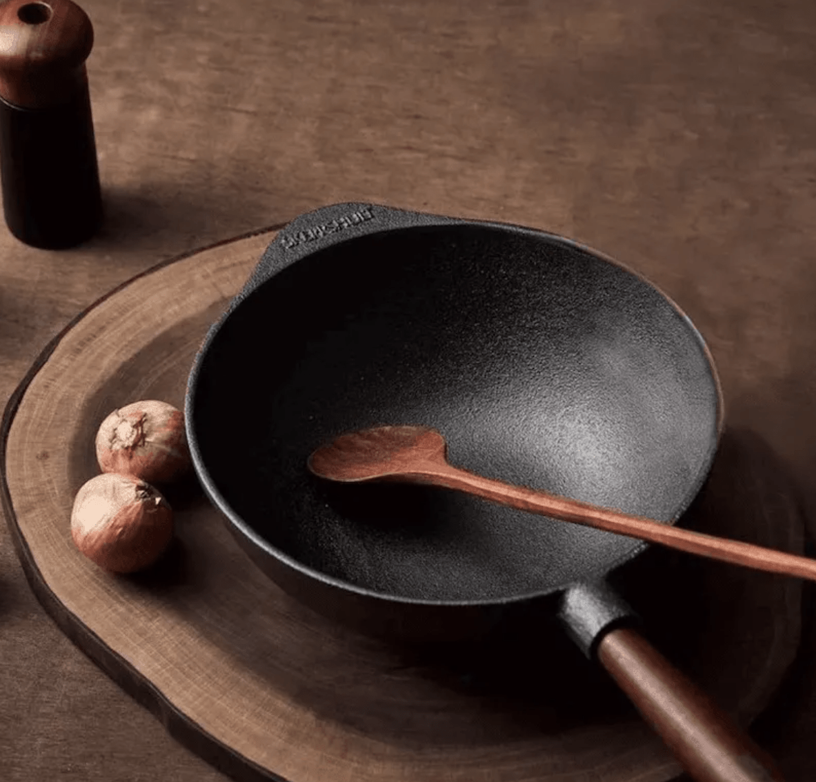 Wok with Walnut Handle - 12.2"